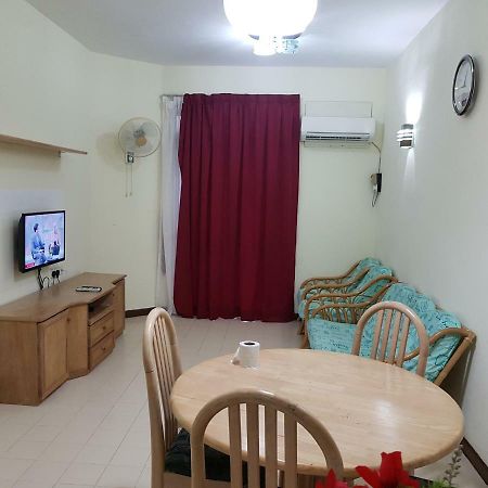 Home Stay Bayu Emas Appartment, Batu Feringgi Exterior foto