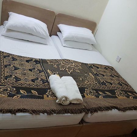 Home Stay Bayu Emas Appartment, Batu Feringgi Exterior foto