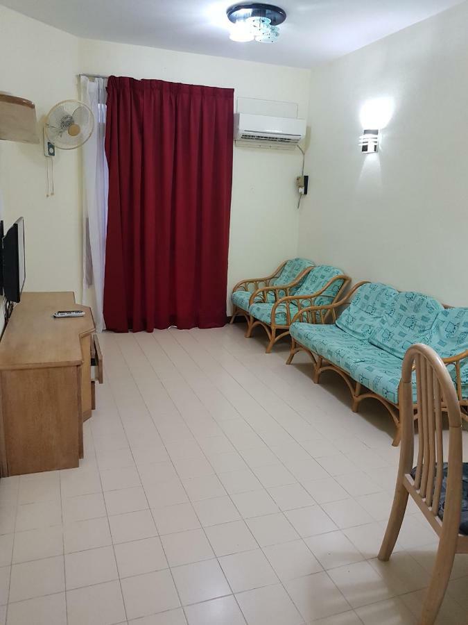 Home Stay Bayu Emas Appartment, Batu Feringgi Exterior foto