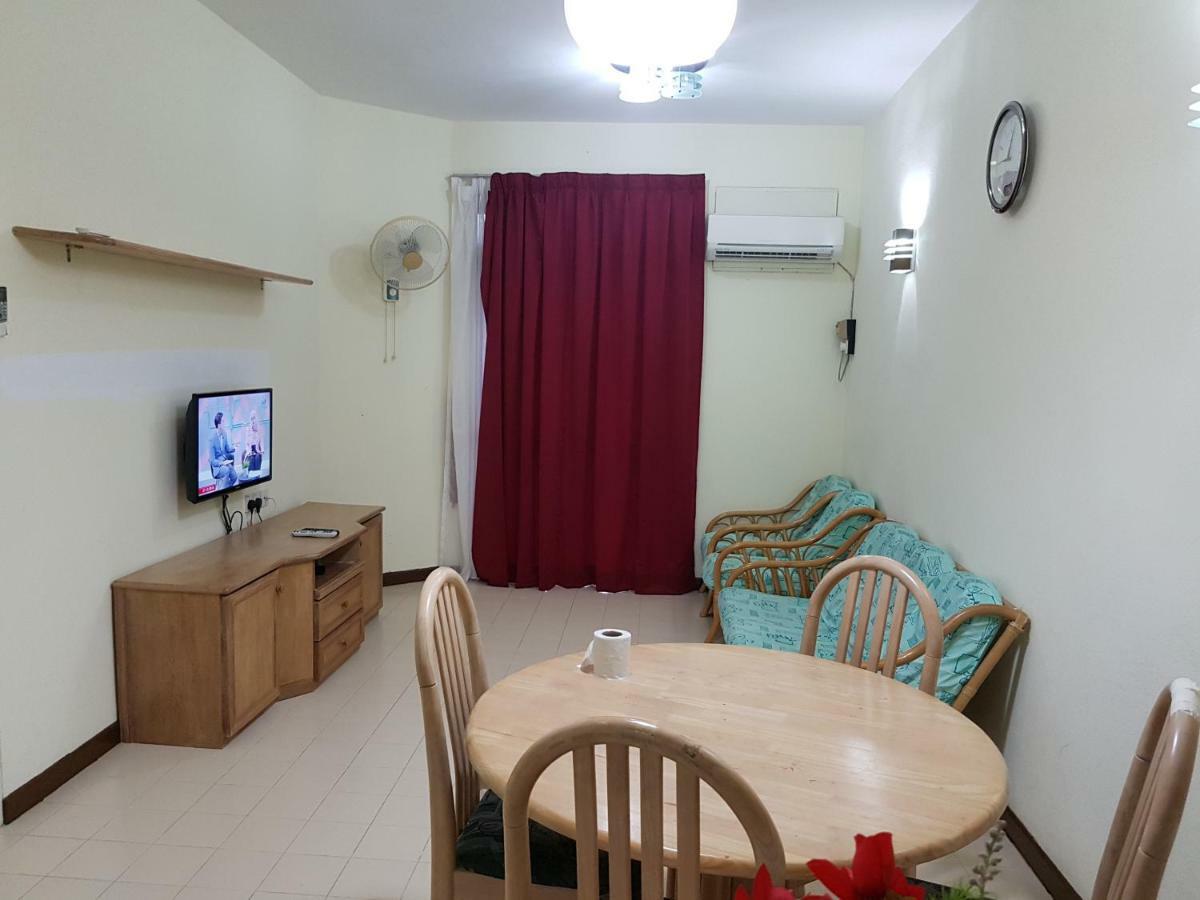 Home Stay Bayu Emas Appartment, Batu Feringgi Exterior foto