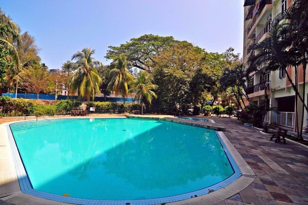 Home Stay Bayu Emas Appartment, Batu Feringgi Exterior foto