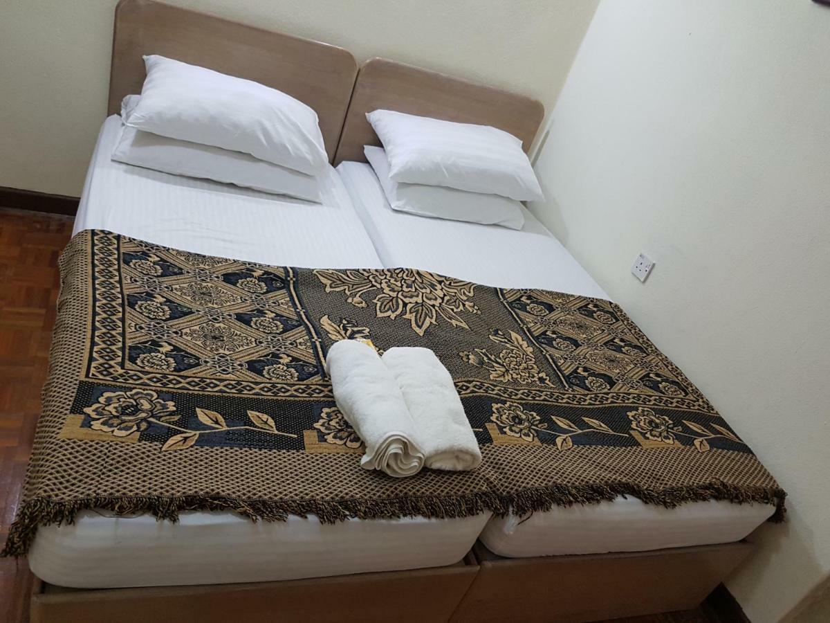Home Stay Bayu Emas Appartment, Batu Feringgi Exterior foto